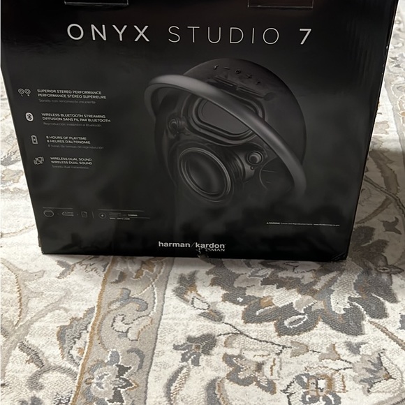 Onyx speaker brand new never used before and it has very good sound quality - Picture 3 of 3